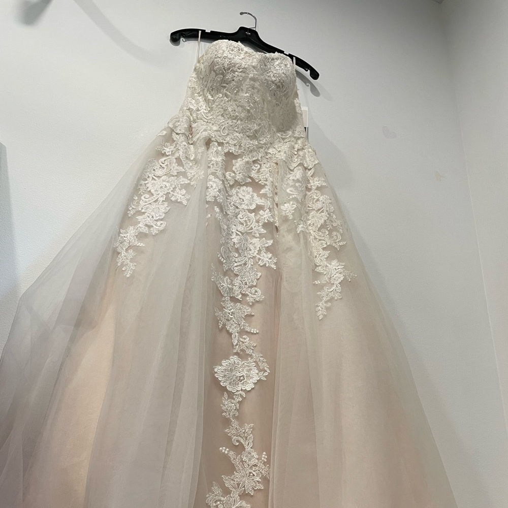 Wedding dress